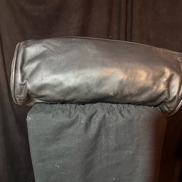 CHANEL PURSE - Picture 4 of 12